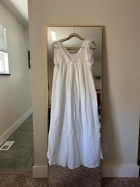 Vintage Christian Dior White Lace-Trim Midi slip Dress